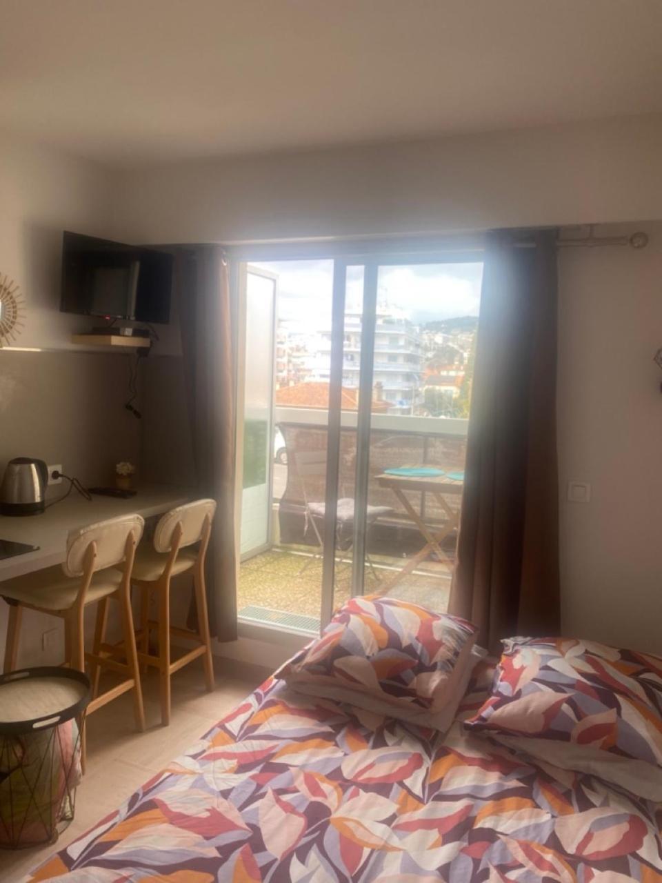 Neuf A Apartment *
